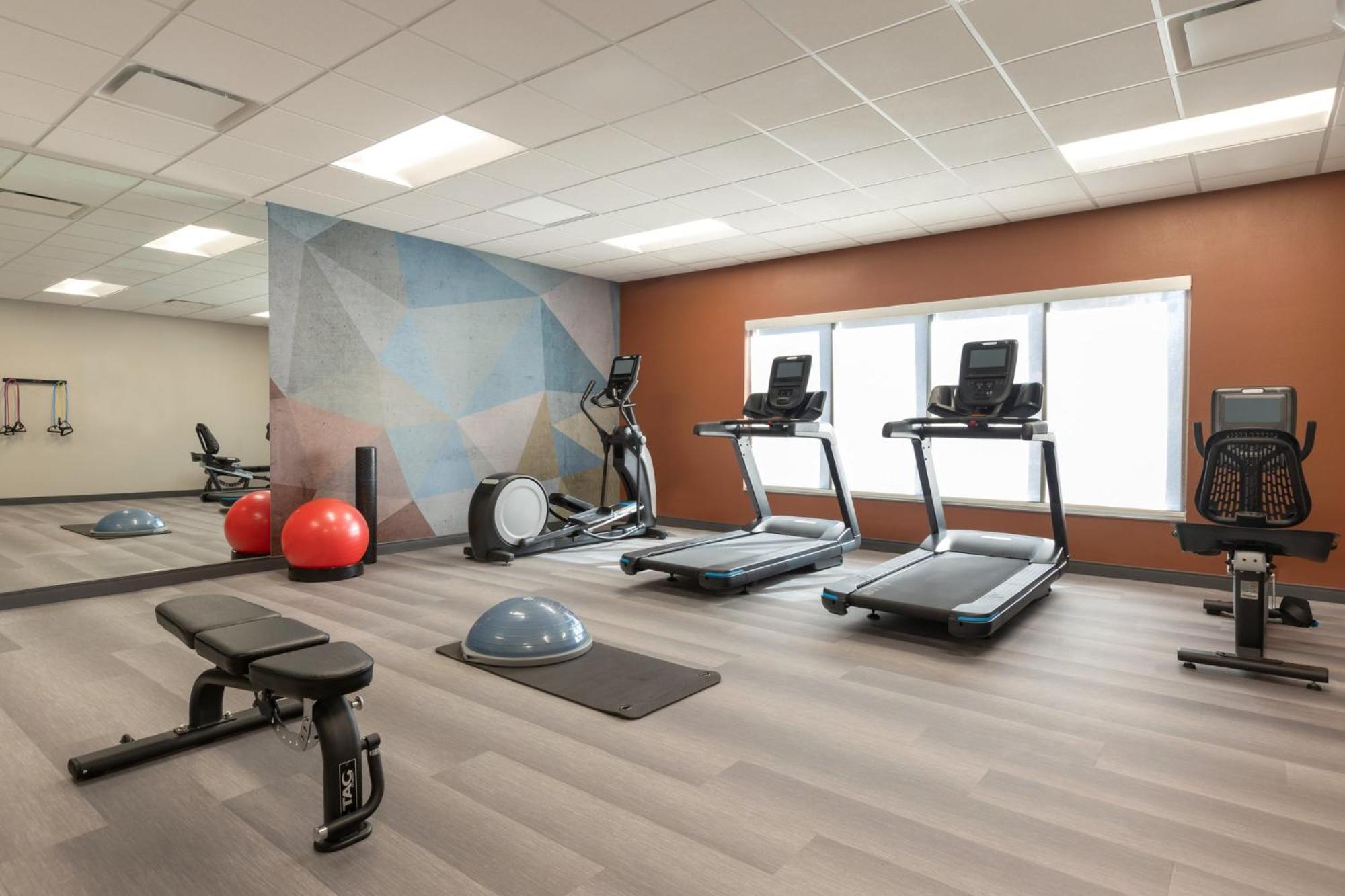 Candlewood Suites Pittston By Ihg Bagian luar foto